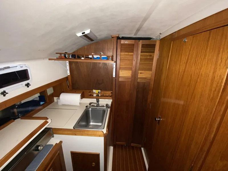 Slide: The Image of Hinterhoeller Nonsuch 26 1984 - 5742720