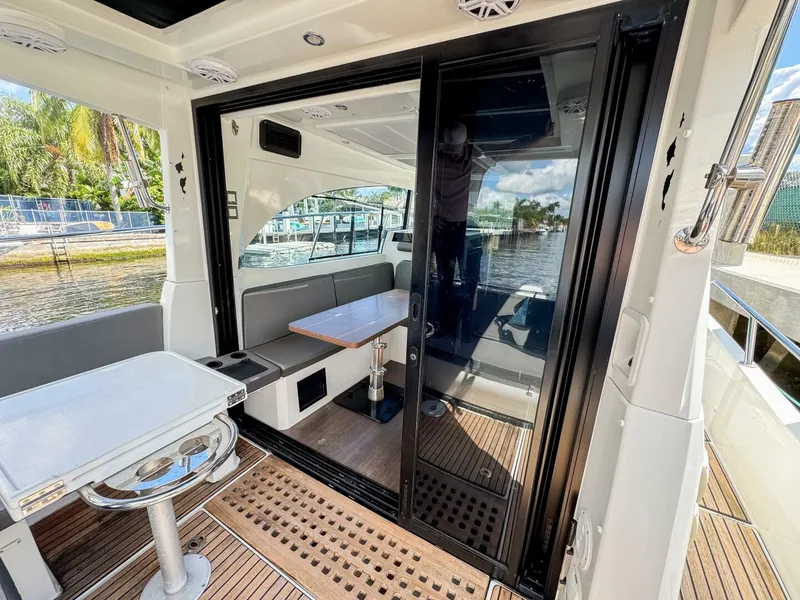 Slide: The Image of Beneteau Antares 11 2022 - 5742489
