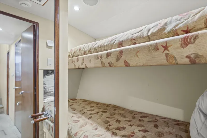 Slide: The Image of 2008 60 Hatteras Blacksmith Forward Starboard Stateroom - 5743682