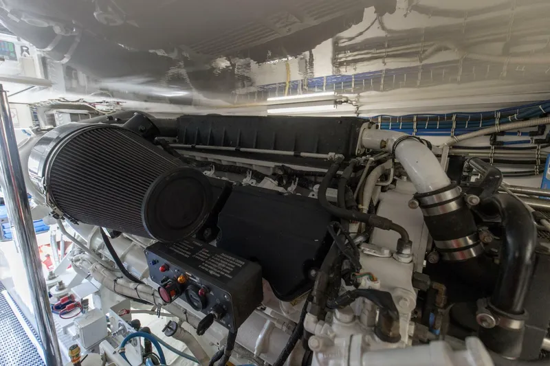 Slide: The Image of 2008 60 Hatteras Blacksmith Engine Room (3) - 5743704