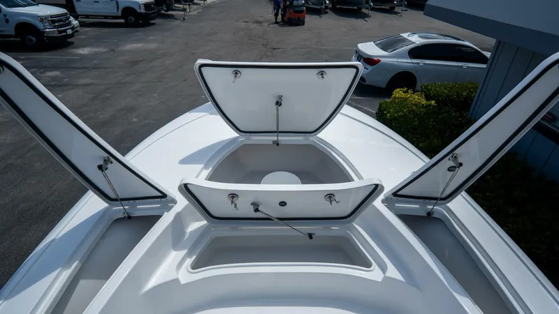 Slide: The Image of Tidewater Bay Max 2026 - 5798902