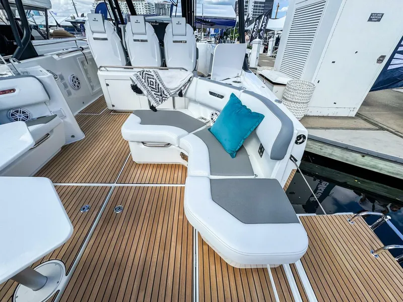 Slide: The Image of Wellcraft 38 T-Top 2026 - 5849552