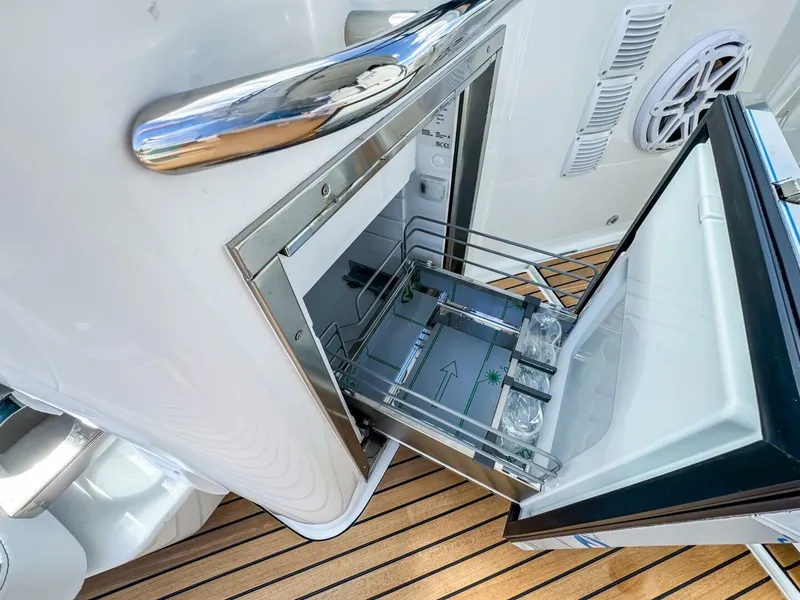 Slide: The Image of Wellcraft 38 T-Top 2026 - 5849555