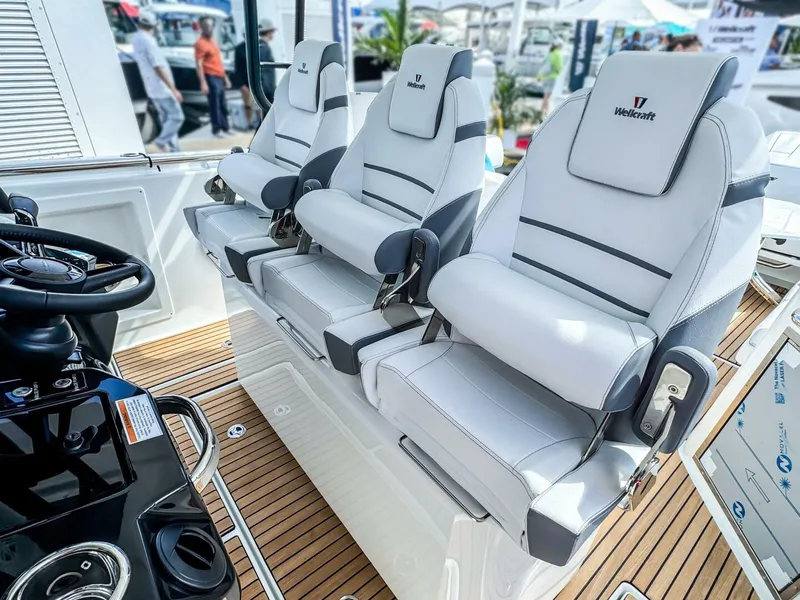 Slide: The Image of Wellcraft 38 T-Top 2026 - 5849561