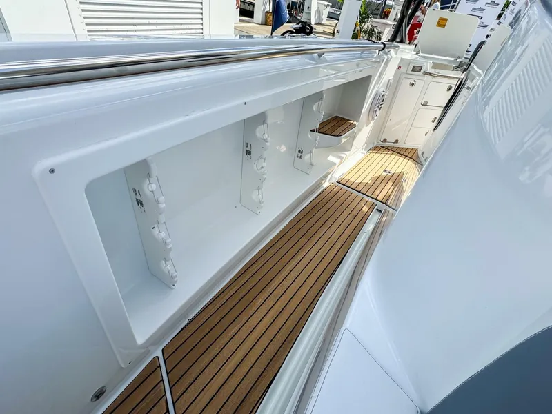 Slide: The Image of Wellcraft 38 T-Top 2026 - 5849566