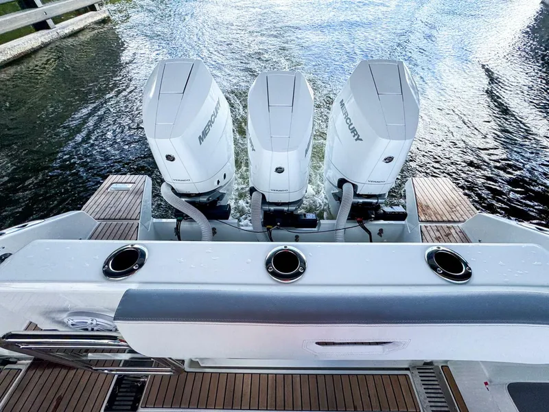 Slide: The Image of Wellcraft 38 T-Top 2026 - 5849053