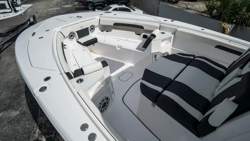 Slide: The Image of Tidewater 380 CC Adventure 2026 - 5799871