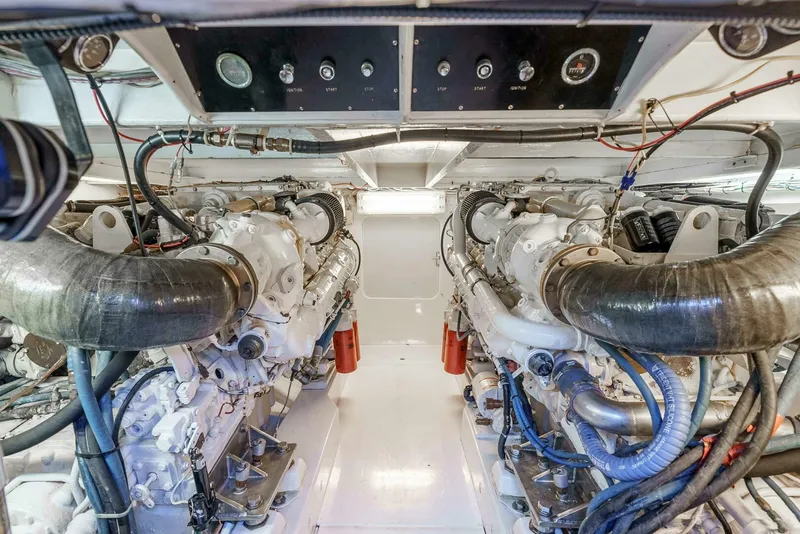 Slide: The Image of Merritt Yachts 55 Convertible 1981 - 5759618