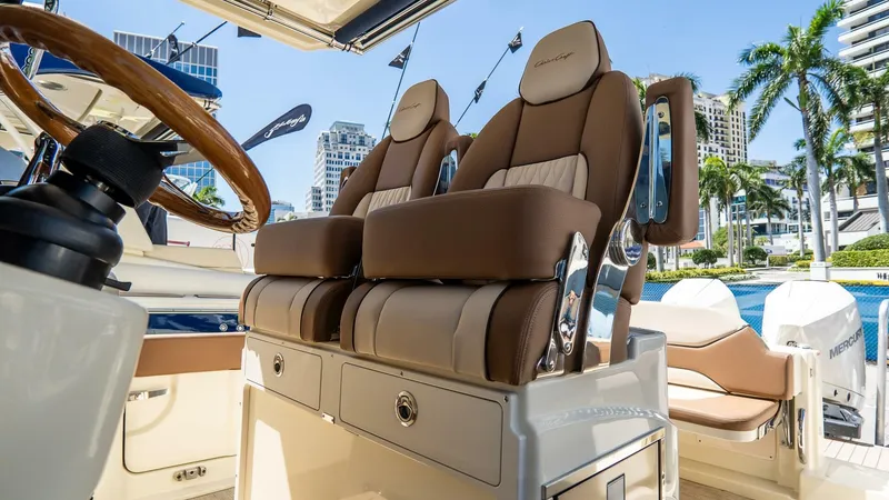 Slide: The Image of Chris-Craft Catalina 2026 - 5799958