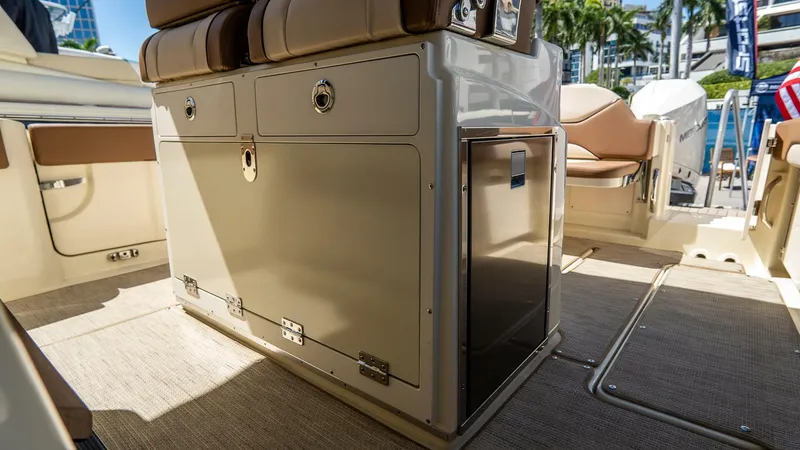 Slide: The Image of Chris-Craft Catalina 2026 - 5799961