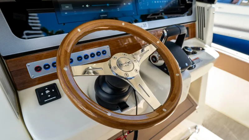 Slide: The Image of Chris-Craft Catalina 2026 - 5799950