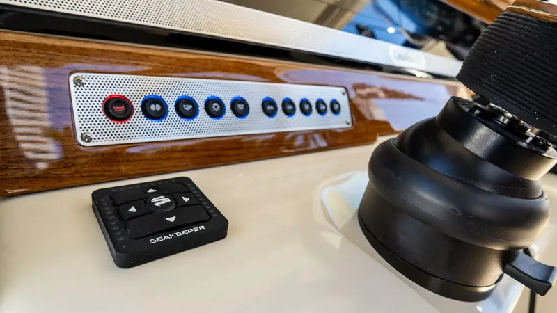 Slide: The Image of Chris-Craft Catalina 2026 - 5799957