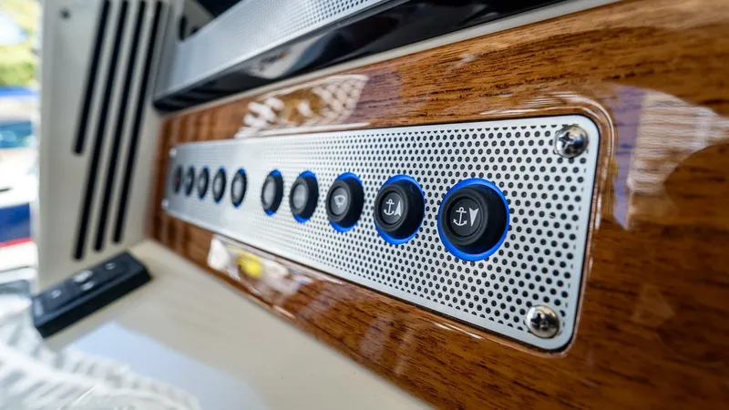 Slide: The Image of Chris-Craft Catalina 2026 - 5799949