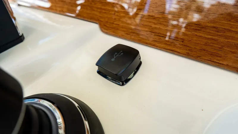 Slide: The Image of Chris-Craft Catalina 2026 - 5799946