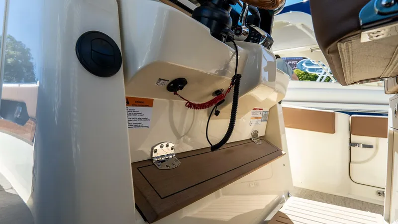 Slide: The Image of Chris-Craft Catalina 2026 - 5799956