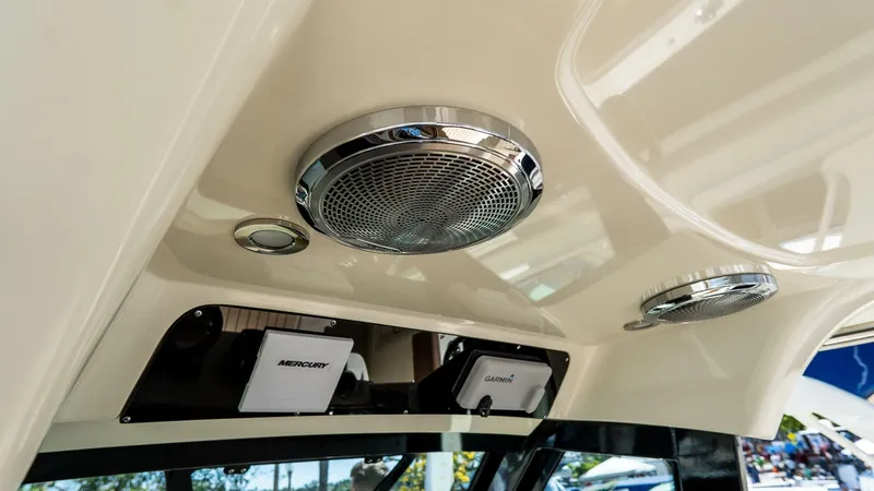 Slide: The Image of Chris-Craft Catalina 2026 - 5799952