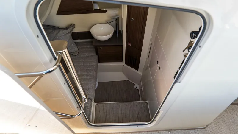 Slide: The Image of Chris-Craft Catalina 2026 - 5799905