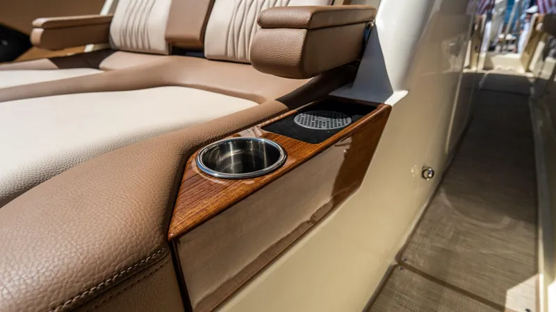 Slide: The Image of Chris-Craft Catalina 2026 - 5799922