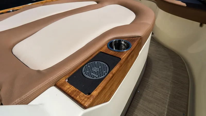 Slide: The Image of Chris-Craft Catalina 2026 - 5799936