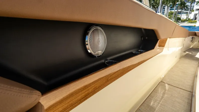 Slide: The Image of Chris-Craft Catalina 2026 - 5799933