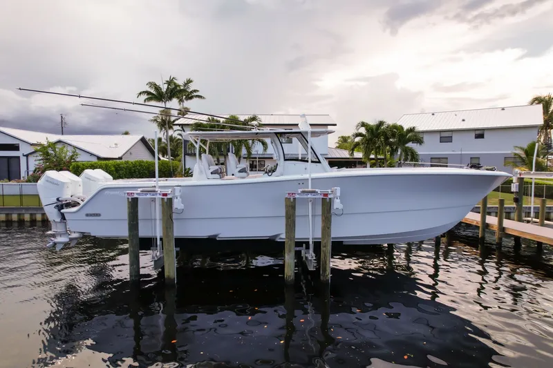 The Image of Front Runner 43 2025 - 5744488