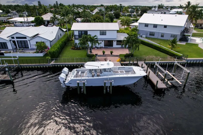 Slide: The Image of Front Runner 43 2025 - 5793429