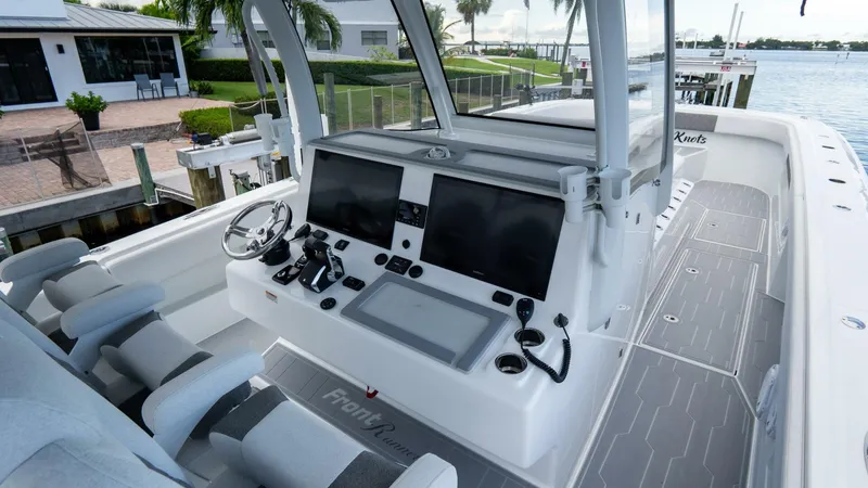 Slide: The Image of Front Runner 43 2025 - 5821631