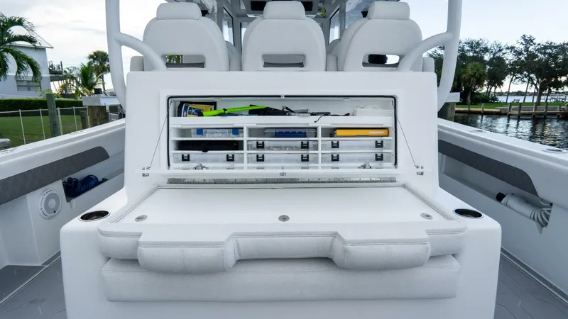 Slide: The Image of Front Runner 43 2025 - 5821658