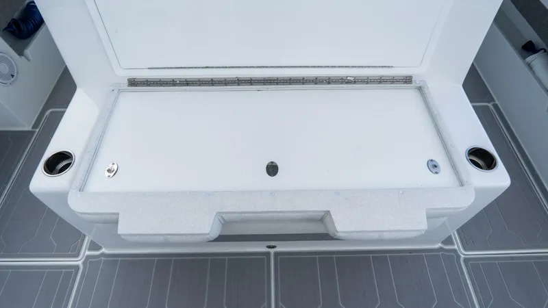 Slide: The Image of Front Runner 43 2025 - 5821660