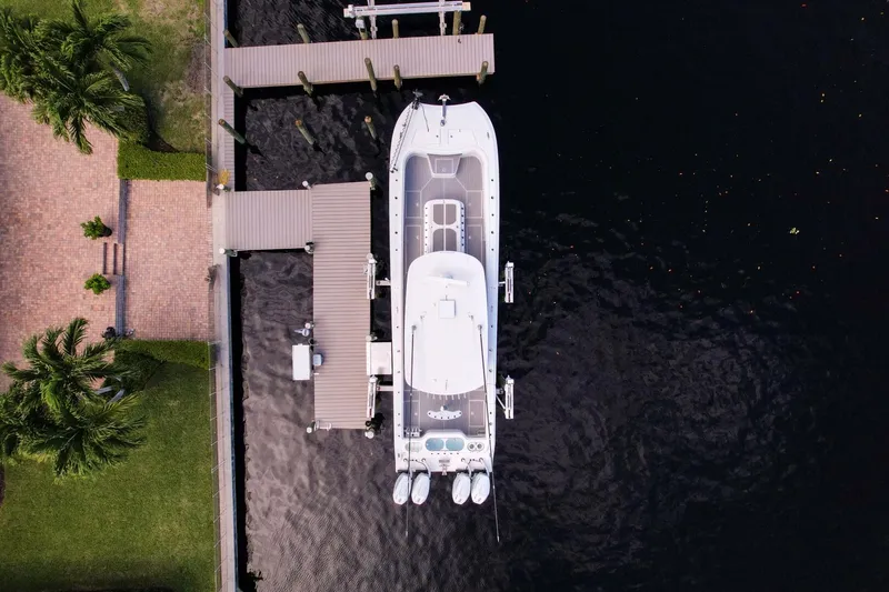 Slide: The Image of Front Runner 43 2025 - 5793411