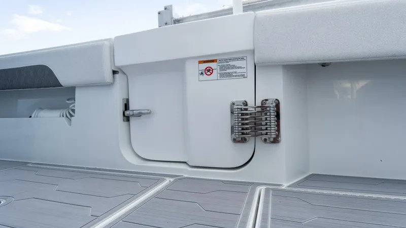 Slide: The Image of Front Runner 43 2025 - 5821673