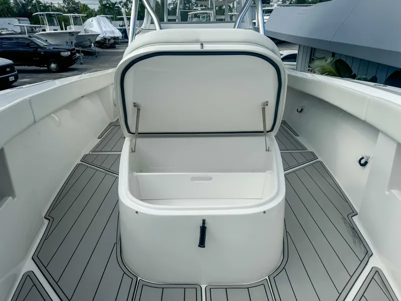 Slide: The Image of Front Runner 36 2023 - 5790167