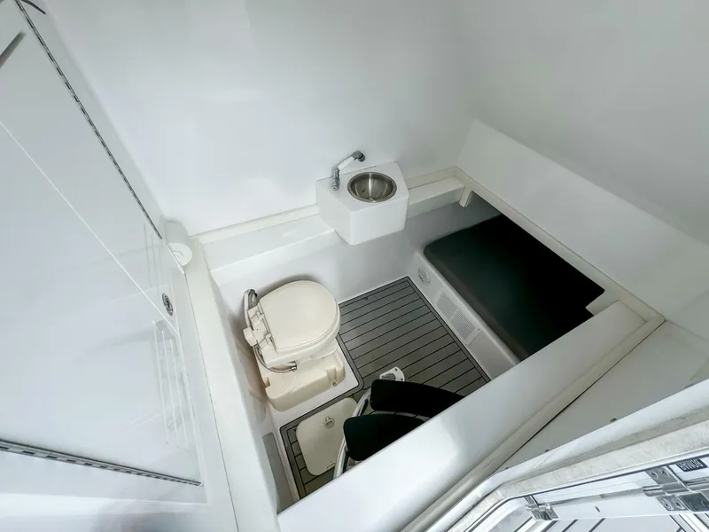 Slide: The Image of Front Runner 36 2023 - 5790170