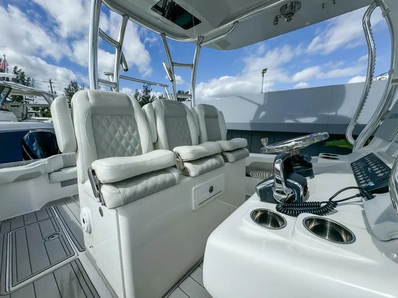 Slide: The Image of Front Runner 36 2023 - 5790175