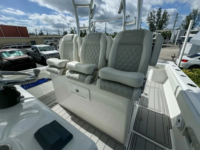 Slide: The Image of Front Runner 36 2023 - 5790176