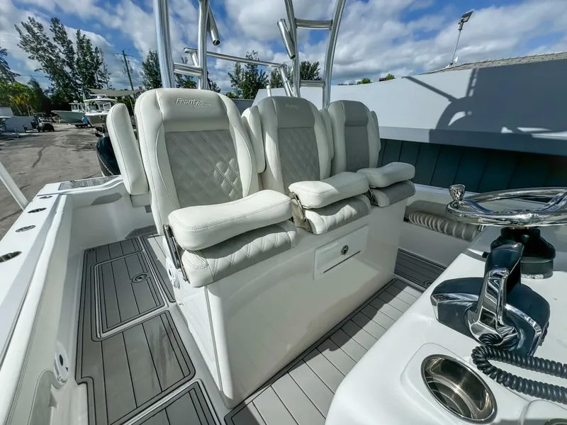 Slide: The Image of Front Runner 36 2023 - 5790177