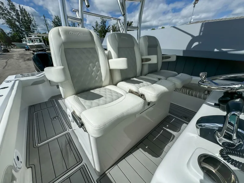 Slide: The Image of Front Runner 36 2023 - 5790178