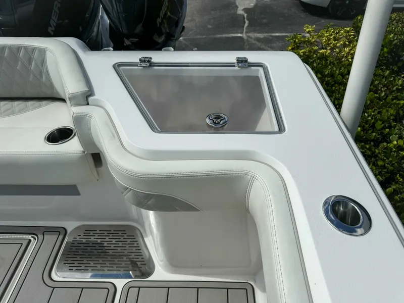 Slide: The Image of Front Runner 36 2023 - 5790193