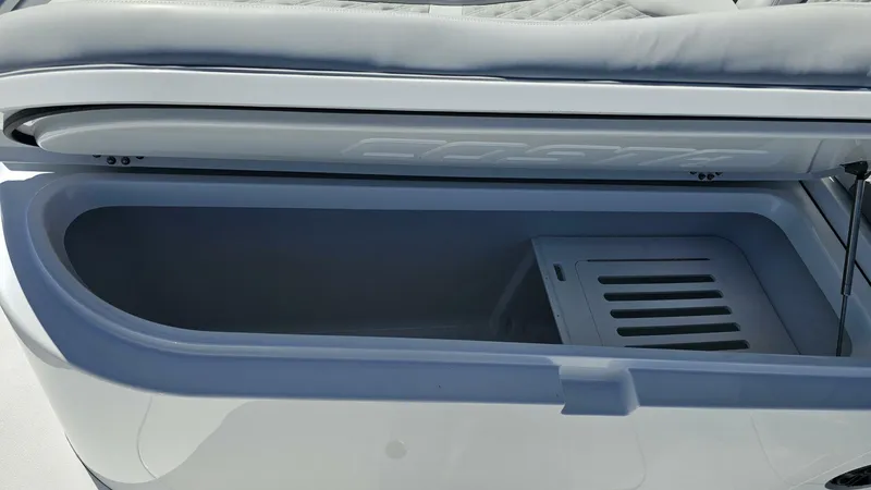 Slide: The Image of Costa Custom 34SV 2025 - 5746283
