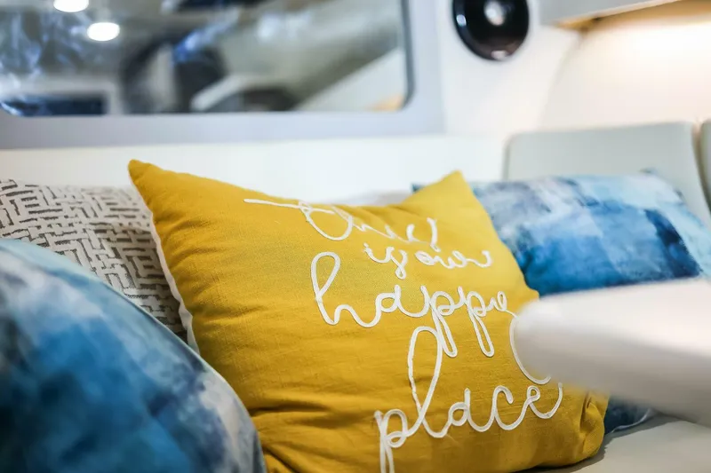 Slide: The Image of Regal 28 Express 2020 - 5746724