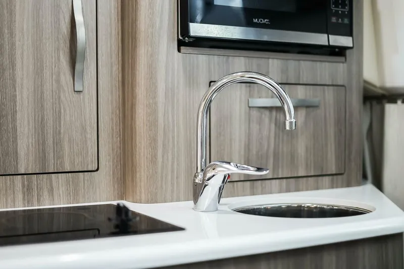 Slide: The Image of Regal 28 Express 2020 - 5746726