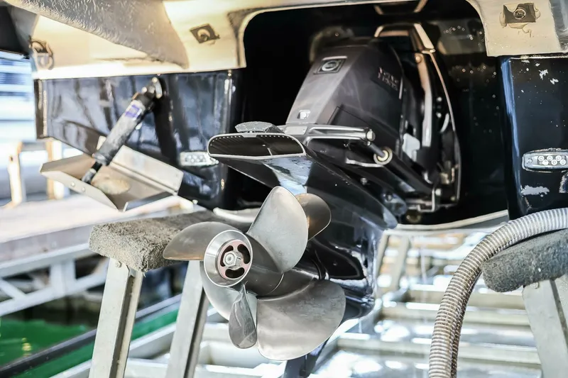 Slide: The Image of Regal 28 Express 2020 - 5746736