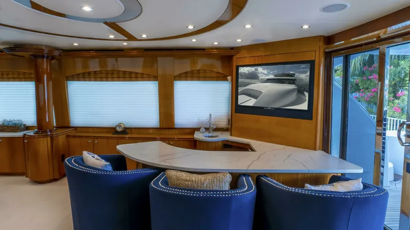 Slide: The Image of Hatteras 80 Gallopin-Salon Breakfast Bar 2007 Hatteras 80 Gallopin - 7648114