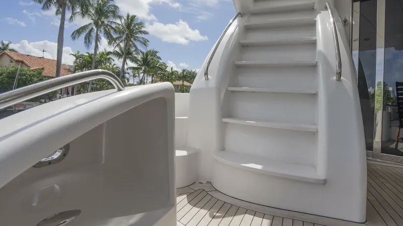 Slide: The Image of Hatteras 80 Gallopin- Companion Way 2007 Hatteras 80 Gallopin - 5746639