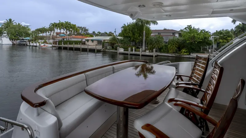 Slide: The Image of Hatteras 80 Gallopin- Cockpit Dinette 2007 Hatteras 80 Gallopin - 5746641