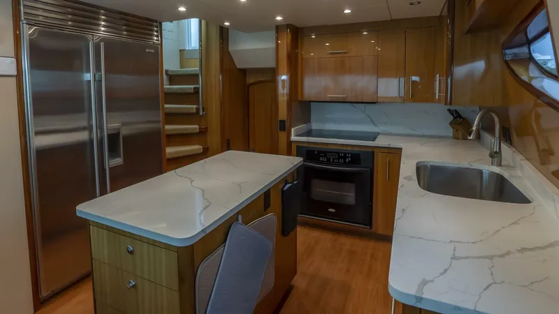 Slide: The Image of Hatteras 80 Gallopin- Galley 2007 Hatteras 80 Gallopin - 5746658