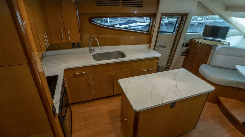 Slide: The Image of Hatteras 80 Gallopin- Galley 2007 Hatteras 80 Gallopin - 7648120