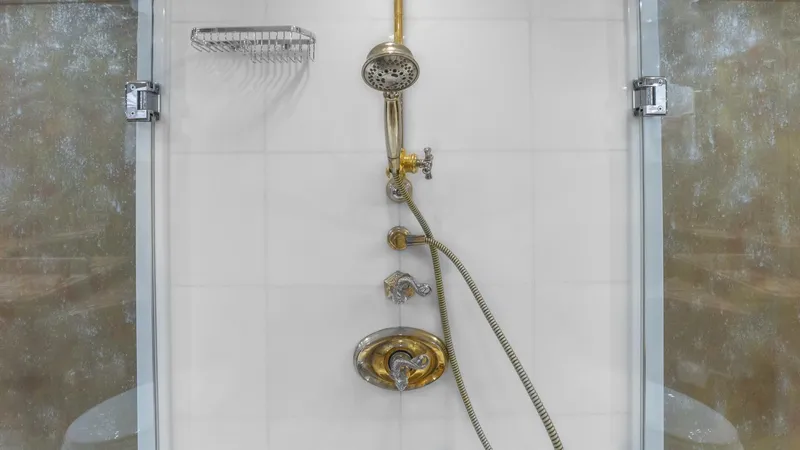 Slide: The Image of Hatteras 80 Gallopin- Master Head 2007 Hatteras 80 Gallopin - 5746675