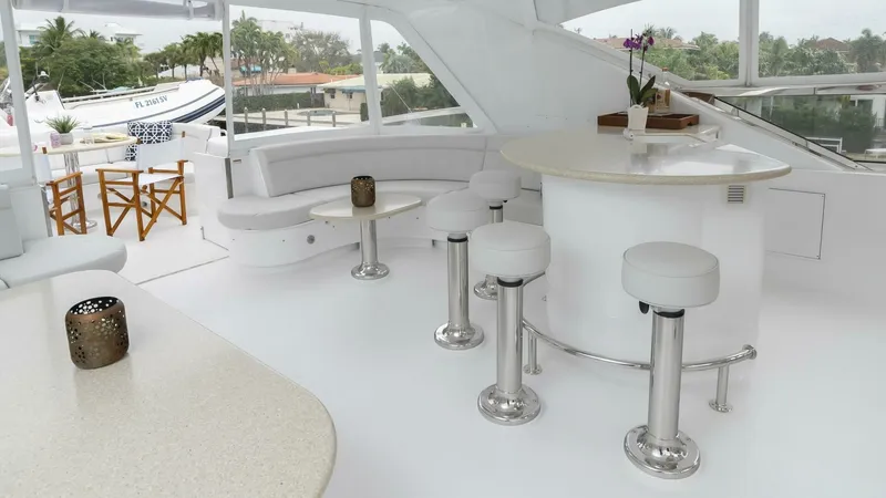Slide: The Image of Hatteras 80 Gallopin- Flybridge 2007 Hatteras 80 Gallopin - 7648153