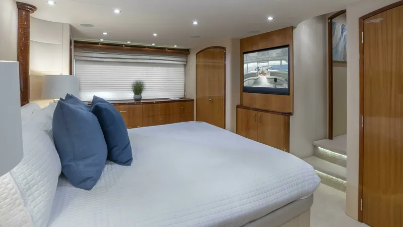 Slide: The Image of Hatteras 80 Gallopin-Master Stateroom 2007 Hatteras 80 Gallopin - 7648130
